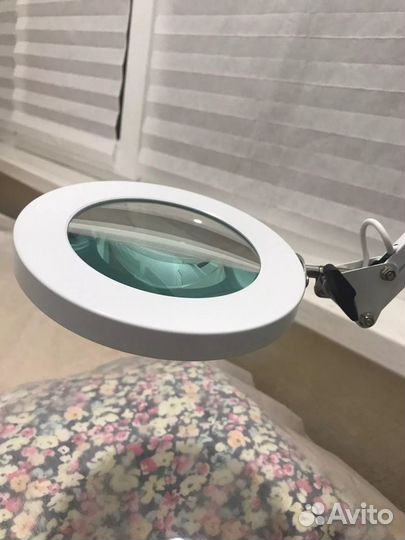 Лампа лупа на струбцине новая светодиоидная