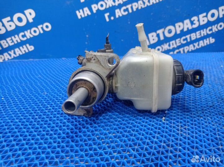 Главный тормозной цилиндр Renault Logan седан K7J