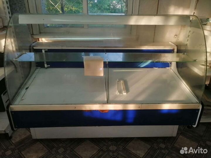 Витринный холодильник