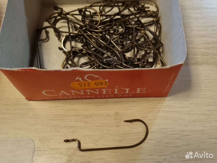 Крючки рыболовные