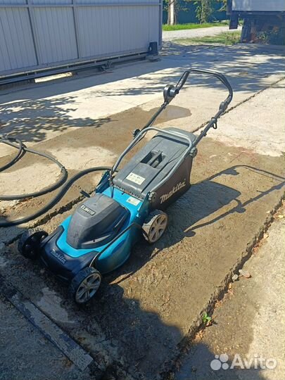 Газонокосилка электрическая