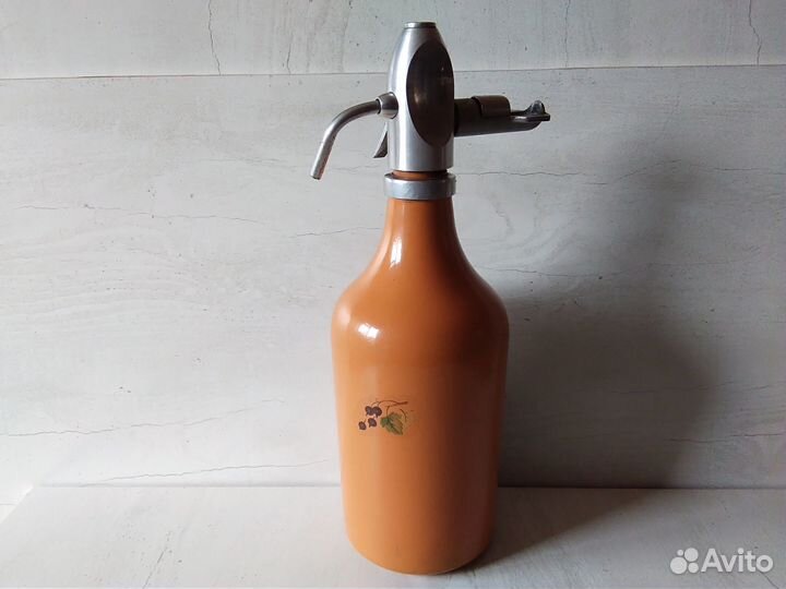 Сифон для напитков времён СССР