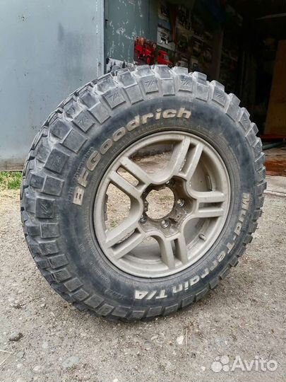 Bfgoodrich Mud-Terrain T/A KM3 245/75 R16 30