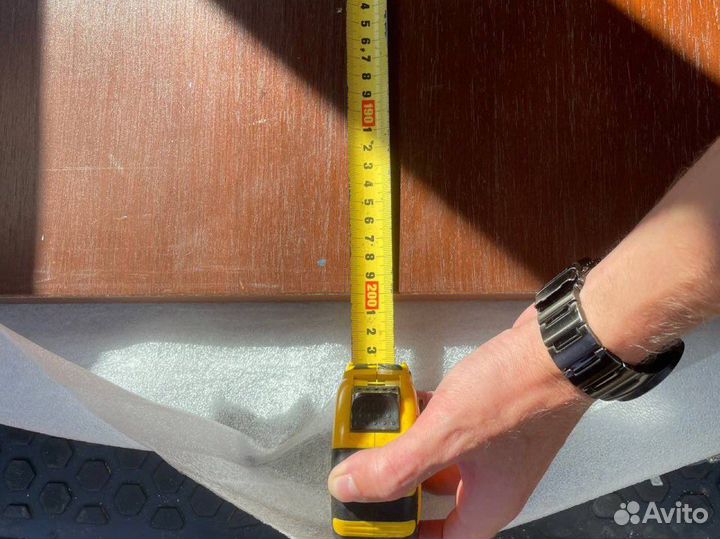 Продам двери из массива дерева