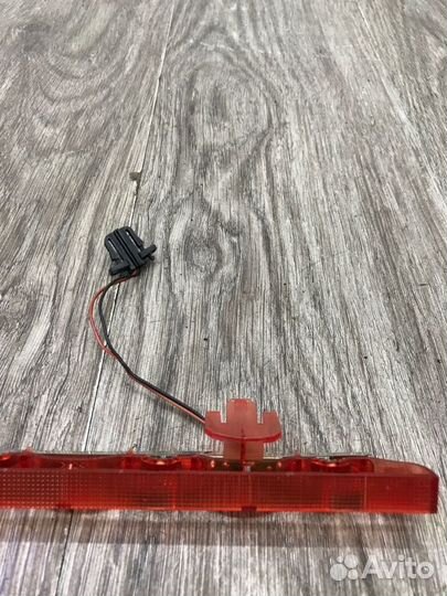 Стоп-сигнал крышки багажника задний Mercedes