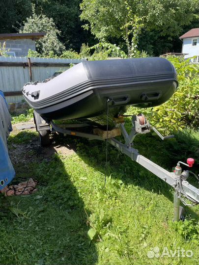 Лодка с мотором
