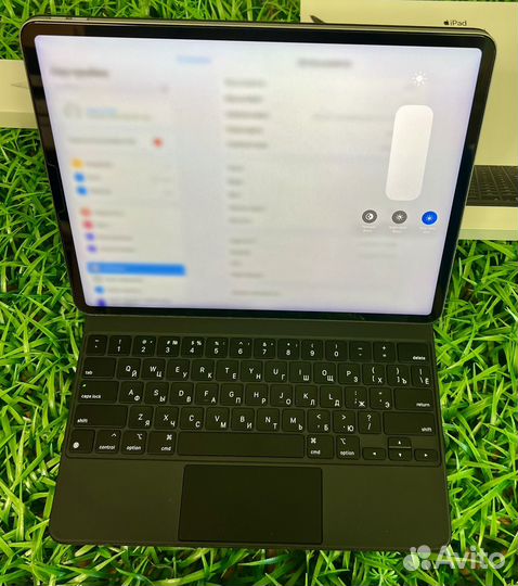 Отличный iPad Pro 12.9 m2 2022 256gb (85 циклов)