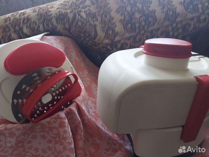 Электросоковыжималка-шинковка