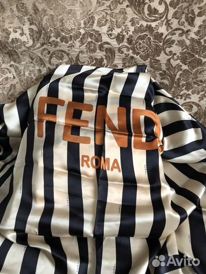 Шелковый платок fendi