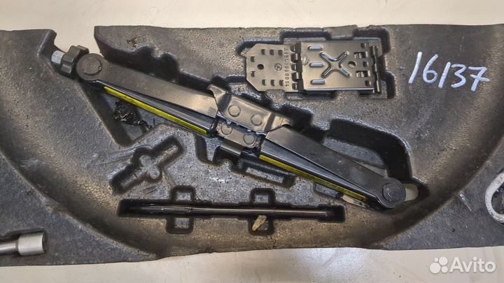 Набор инструментов штатный Mercedes ML W164, 2007