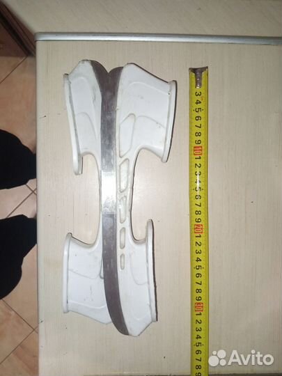 Стаканы с лезвиями для коньков