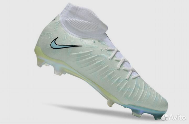 Футбольные бутсы nike
