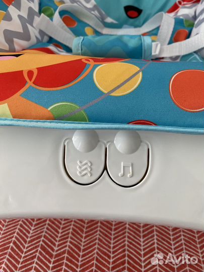 Детское кресло-качалка с вибрацией 0+