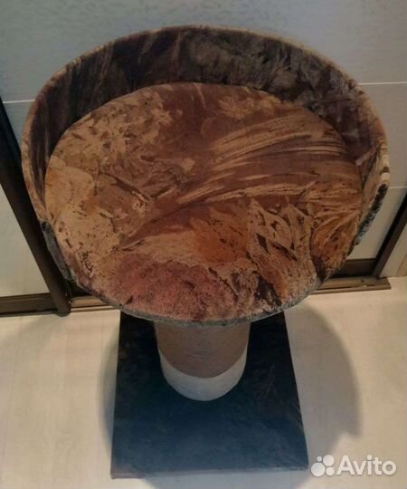 Когтеточка стойка с лежанкой для кошки