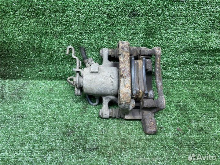 Суппорт тормозной задний правый Volkswagen Golf 5