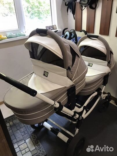 Коляска для погодок двойни