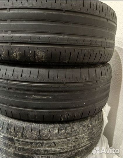 Continental ContiPremiumContact 5 215/55 R17 V