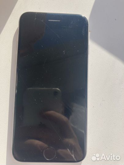 Телефон iPhone 6s