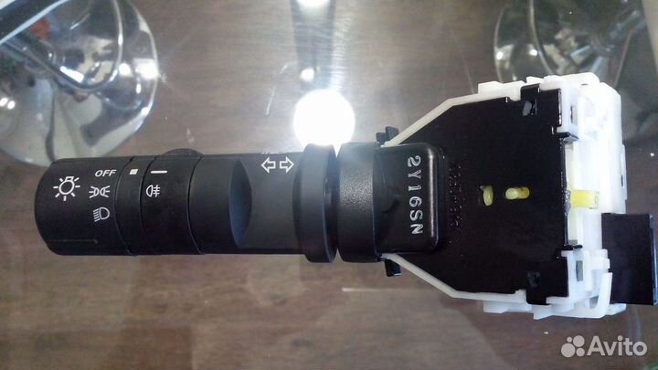 Под рулевой переключатель