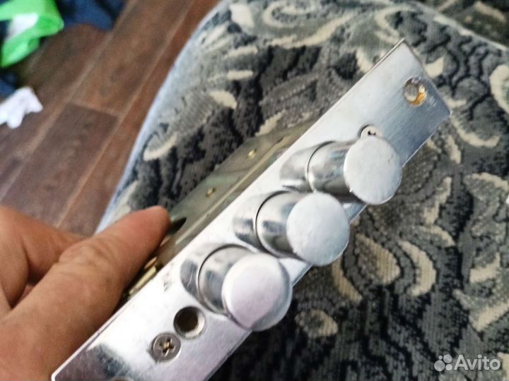 Замок для входной двери бу