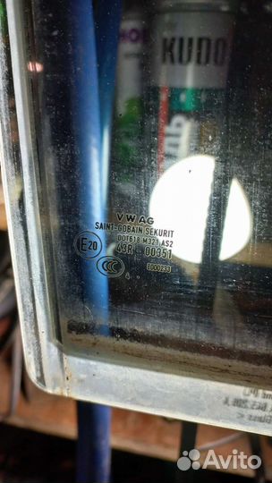 Заднее правое стекло рапид