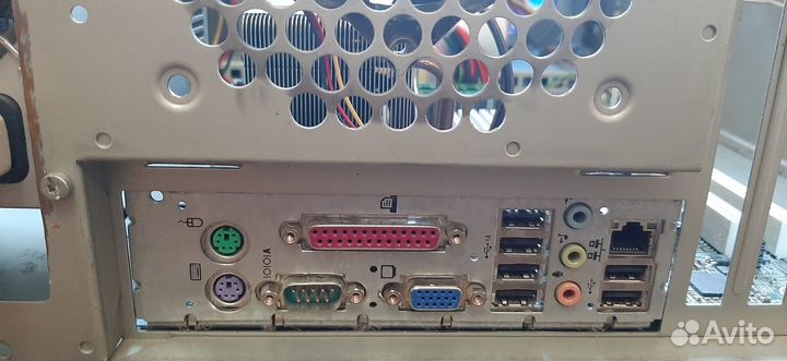 Большой системный блок, от сервера HP с платой 775