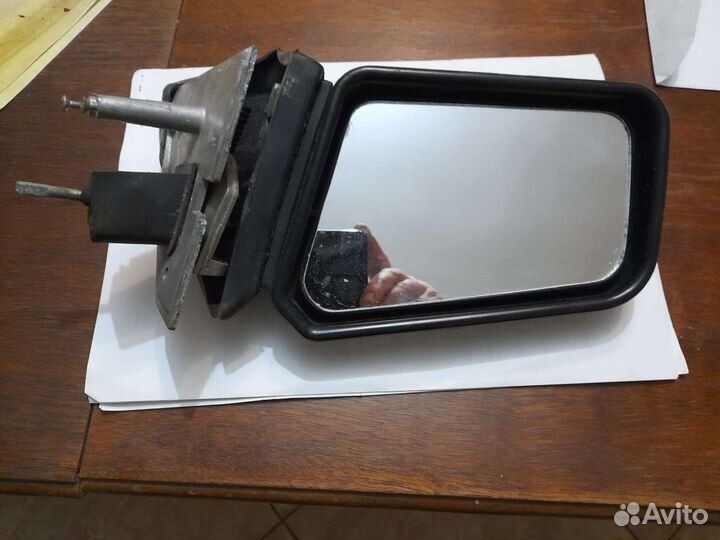 Зеркало заднего вида