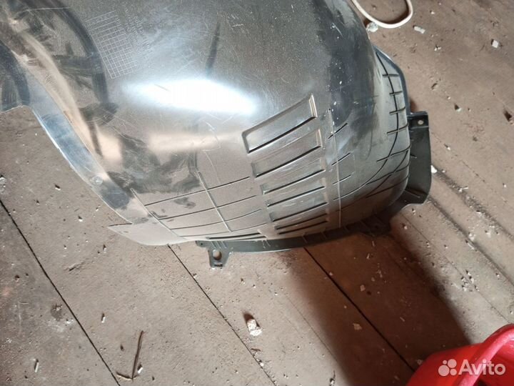 Подкрылок передний правый kia sportage 4