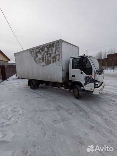 Изотермический фургон Isuzu NQR75, 2010