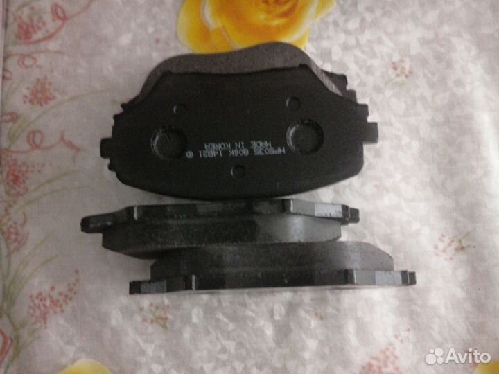 Тормозные колодки передние на Toyota rav4