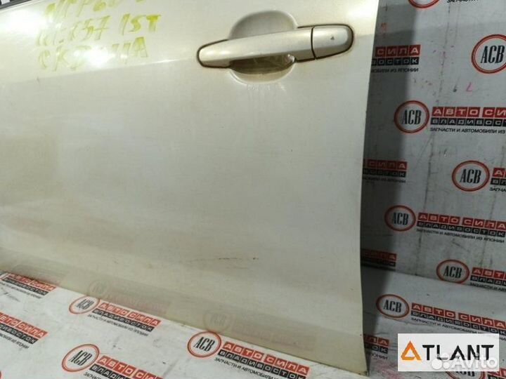 Дверь передний левый toyota IST
