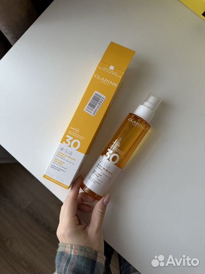 Clarins huile-en-brume solaire spf 30