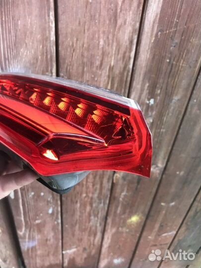 Фонарь внутренний левый Toyota Corolla