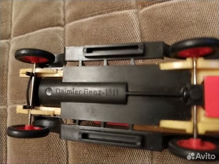 Масштабная модель автомобиля Daimler