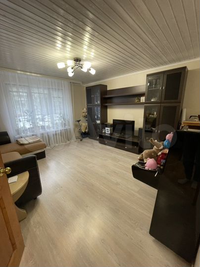 3-к. квартира, 63 м², 2/10 эт.