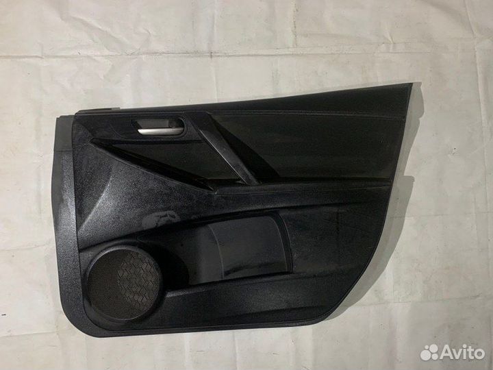 Обшивка двери передняя правая Mazda 3 BL