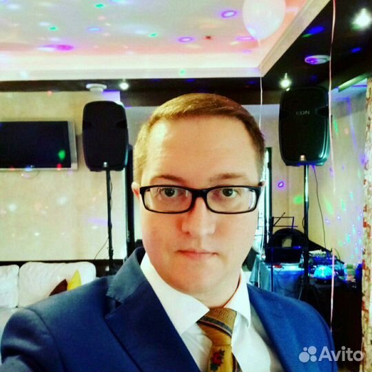 Ведущий Тамада Певец Ди Джей Шоу мен Свет Звук