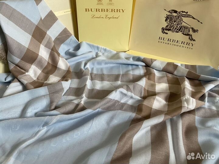 Женский платок Burberry