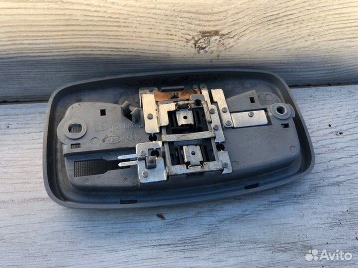 Плафон подсветки салона Kia Spectra седан 1.6 2001