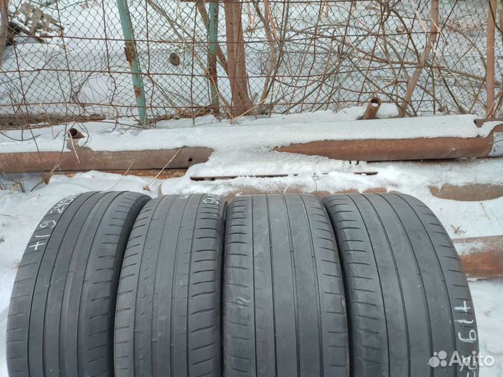 Michelin Pilot Sport 4 245/45 R19 и 275/40 R19