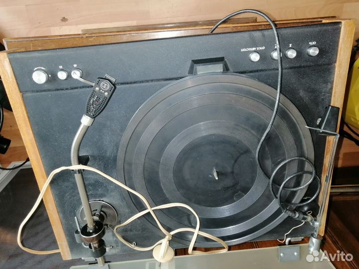 Проигрыватель винила СССР