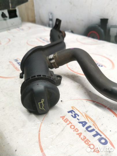 Маслозаливная горловина Ford Kuga 1 2.0 G6DG 2010