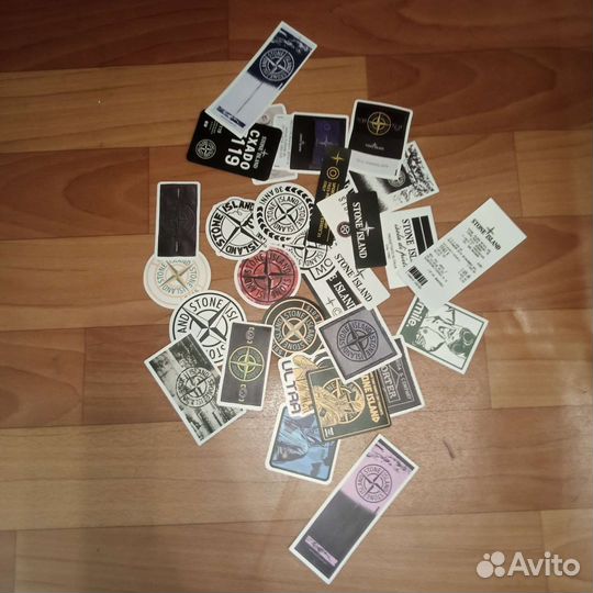 Наклейки Stone Island