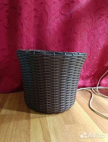 Кашпо из искусственного ротанга