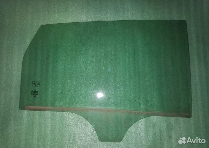 Стекло заднее правое мерседес В 246 RH