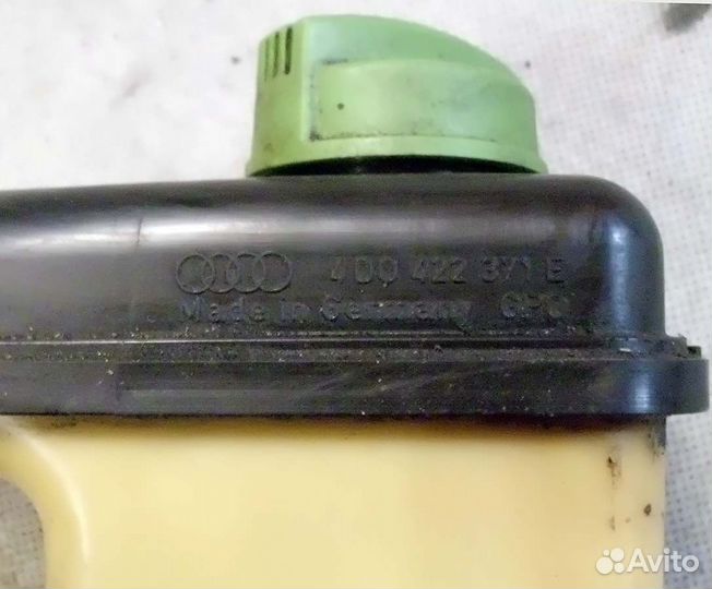 Бачок гур Audi A8 D2