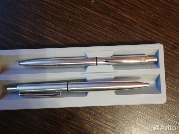 Ручка в подарочной коробке. Набор ручка и карандаш