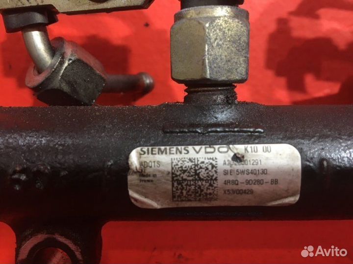 Топливная рампа правая Land Rover Discovery 3