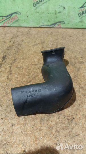 Воздуховод передний правый Mercedes-Benz EW 210