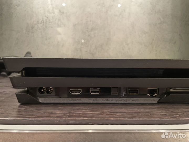 Sony PS4 pro 1TB CUH-7208B